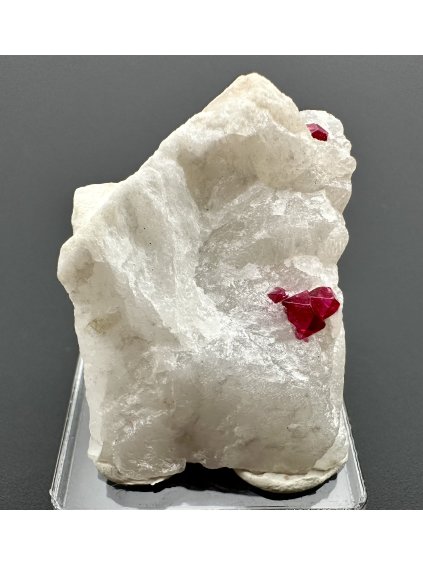 Spinel – Mogok, Myanmar