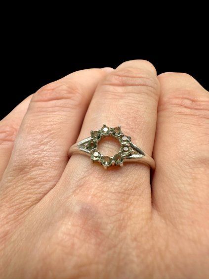 Silberring mit facettierte Moldavite Größe 61