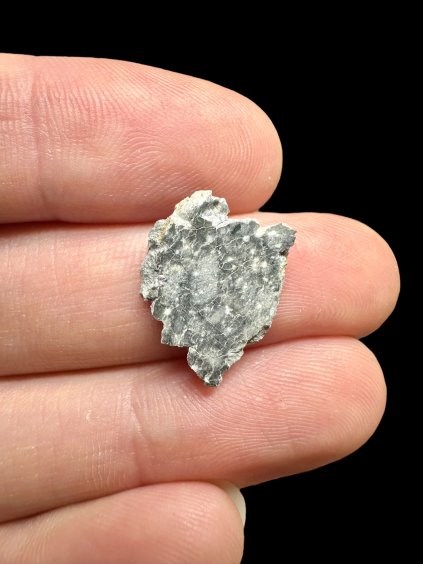 Mondmeteorit Gadamis 004 – 0,7g – Libyen