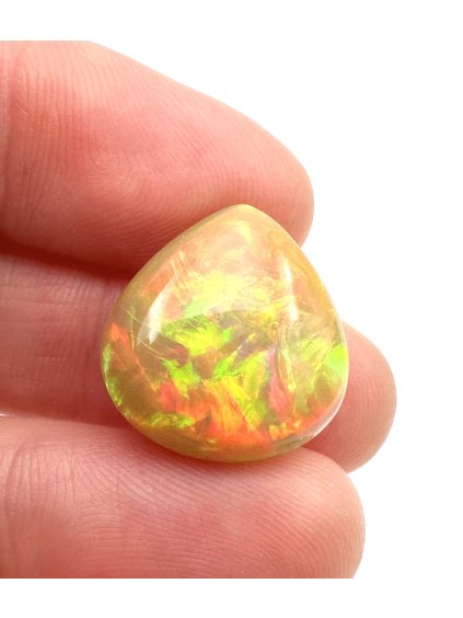 Precious opal cabochon 12ct – Welo, Ethiopia