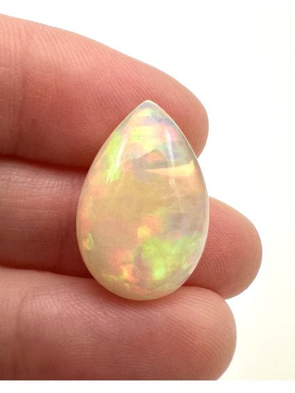 Edelopal – Cabochon – Welo, Äthiopien