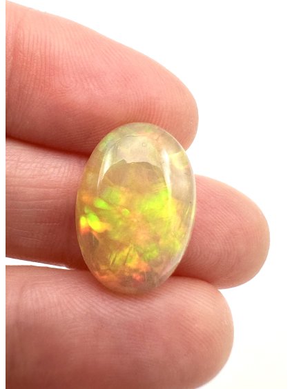 Precious opal cabochon 6ct – Welo, Ethiopia