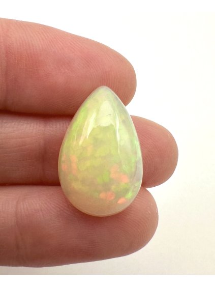 Drahý opál – Kabošon 7,8ct – Welo, Etiopie
