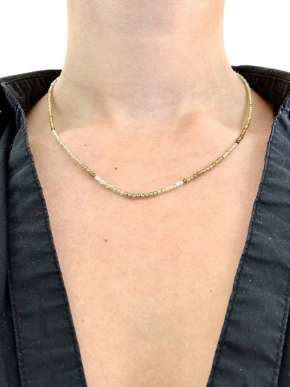 Halskette aus grünem Granat 2 mm – Facettierte Perlen