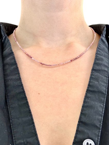 Halskette aus rosa Turmalin 2 mm – Facettierte Perlen