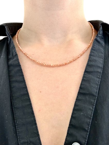 Halskette aus Sonnenstein 2,5 mm – Facettierte Perlen