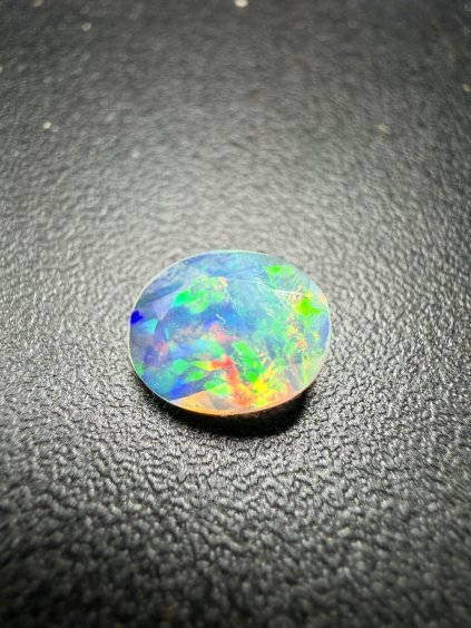 Geschliffener Edelopal 0,85ct – Welo, Äthiopien