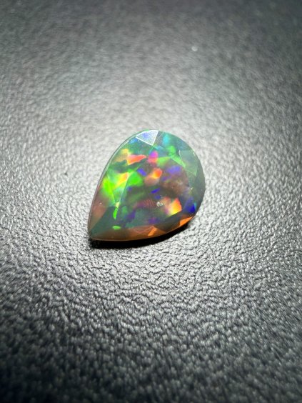 Geschliffener Edelopal – Welo, Äthiopien