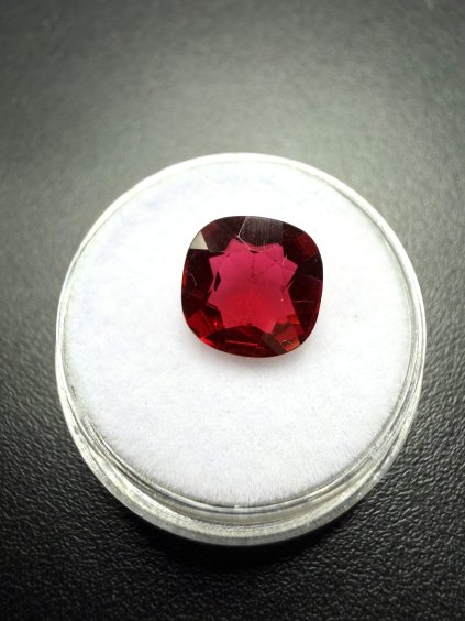 Faceted garnet 2,85ct – Almandine – India