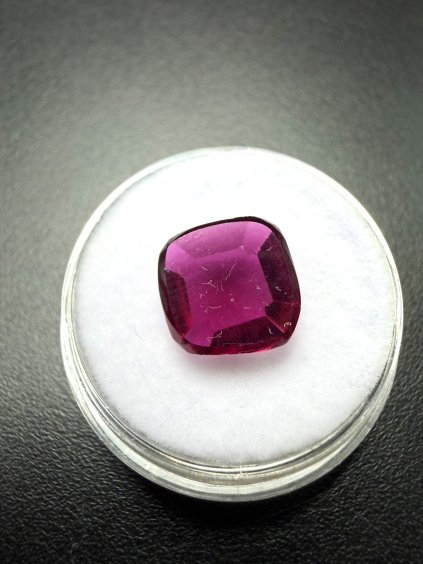 Faceted garnet 3,7ct – Almandine – India
