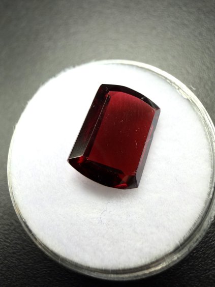 Facettierter Granat 3,7ct – Almandin – Indien