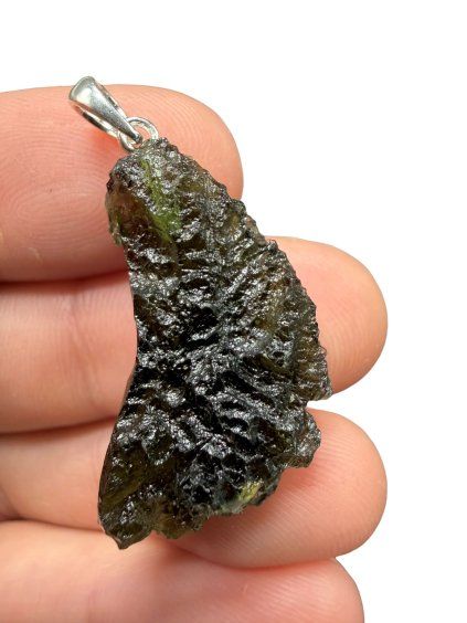 Stříbrný vltavínový přívěsek 4,6g