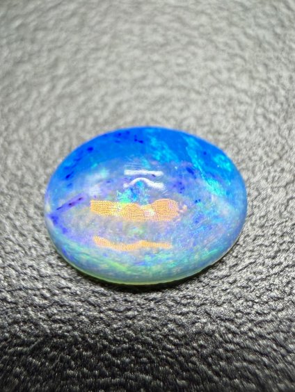 Edelopal Cabochon 0,7ct – Welo, Äthiopien