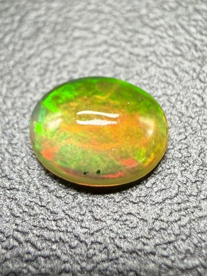 Drahý opál 0,34ct – Kabošon – Welo, Etiopie