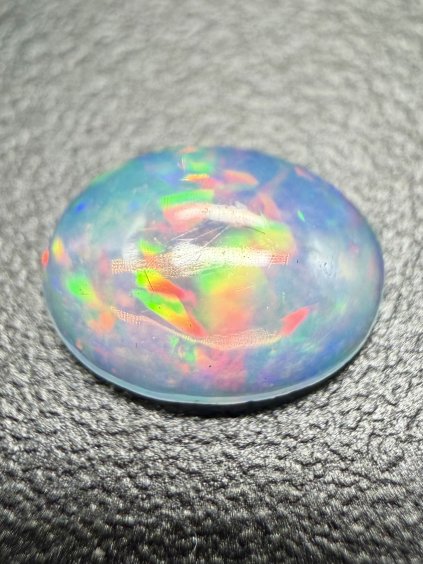 Edelopal 0,65ct – Cabochon – Welo, Äthiopien