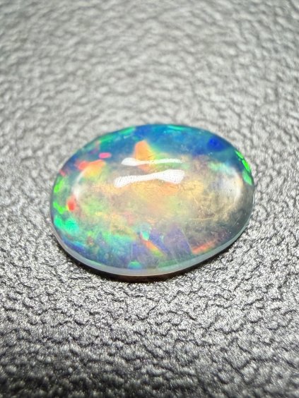 Precious opal 0,35ct – Cabochon – Welo, Ethiopia