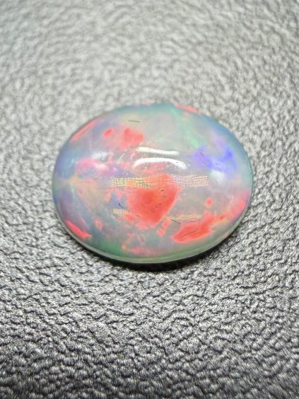 Precious opal 1,09ct – Cabochon – Welo, Ethiopia