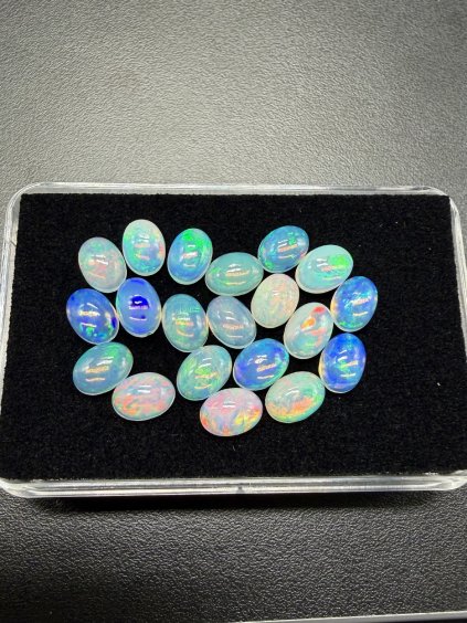 20 Stück Edelopal Cabochons – Welo, Äthiopien
