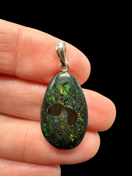 Silver pendant from Australian opal