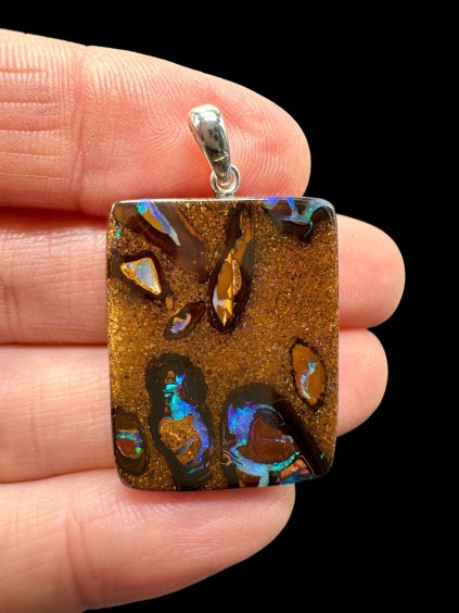 Silberanhänger aus australischem Boulder-Opal