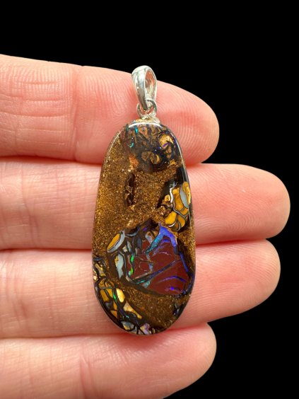 Silberanhänger aus australischem Boulder-Opal