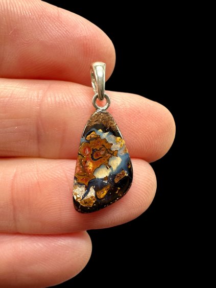 Silberanhänger aus australischem Boulder-Opal