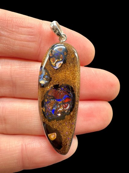 Silberanhänger aus australischem Boulder-Opal