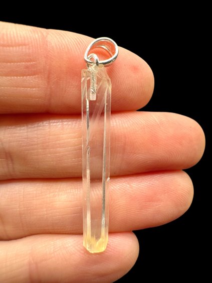 Silver mango crystal pendant – Colombia