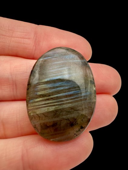 Labradorite cabochon – Madagascar
