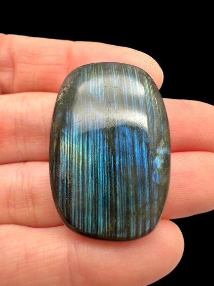 Labradorite cabochon – Madagascar