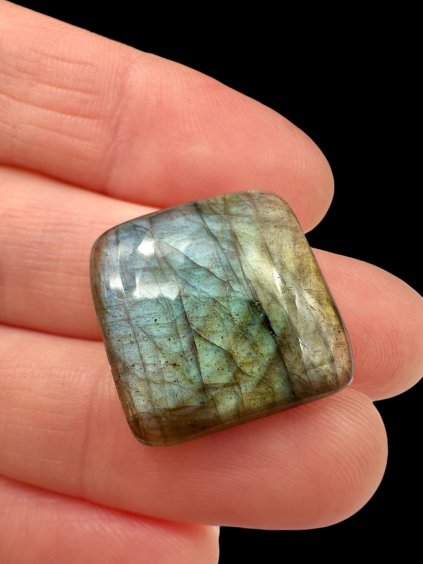 Labradorite cabochon – Madagascar