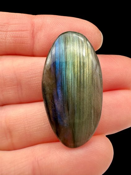 Labradorite cabochon – Madagascar