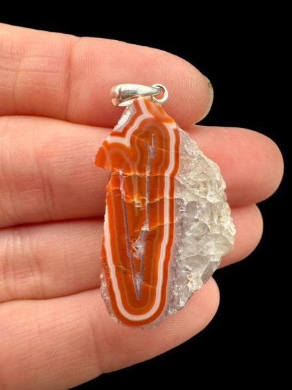 Silver pendant from agate