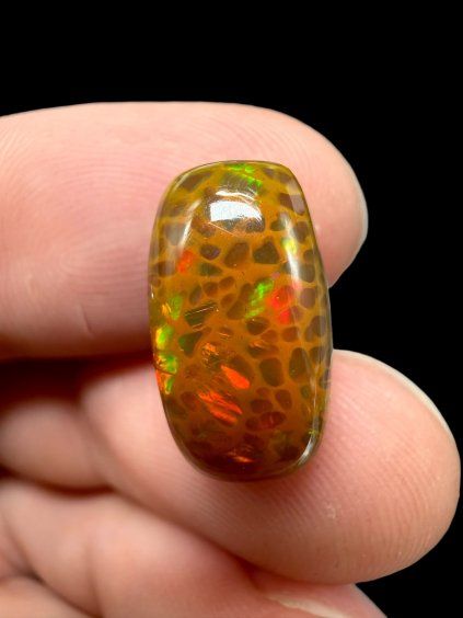 Drahý opál 6,85ct – Kabošon – Welo, Etiopie