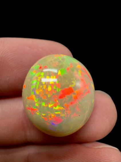 XXL Precious opal 15,3ct – Cabochon – Welo, Ethiopia