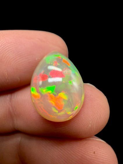 Drahý opál 7,05ct – Kabošon – Welo, Etiopie