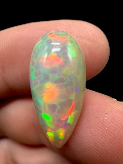 Drahý opál 8,05ct – Kabošon – Welo, Etiopie
