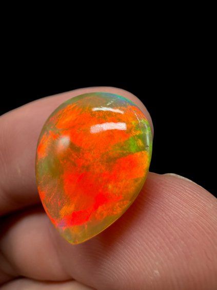 Drahý opál 9,1ct – Kabošon – Welo, Etiopie