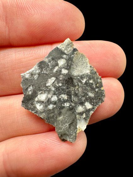 Lunární meteorit NWA 15629 – 1,7g – Severozápadní Afrika