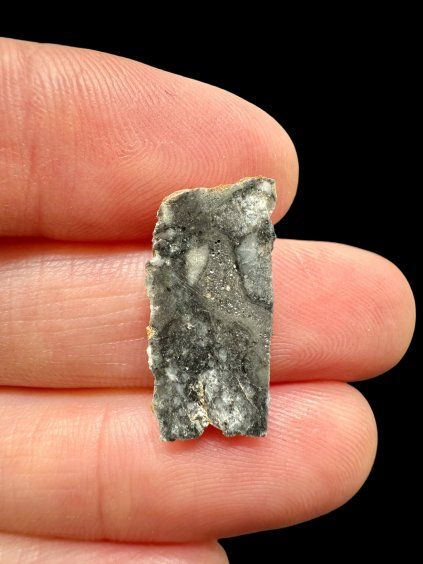 Lunární meteorit NWA 15629 – 0,7g – Severozápadní Afrika