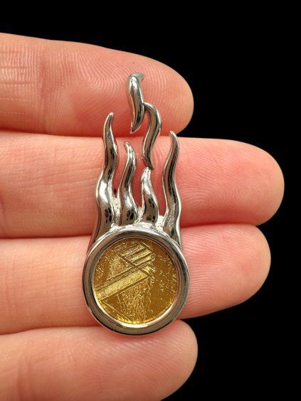Comet pendant made from the Aletai meteorite
