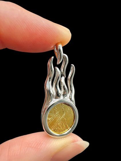 Comet pendant made from the Aletai meteorite