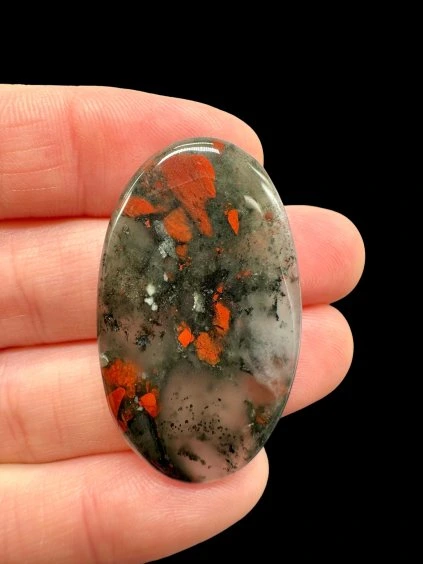 Brekzienjaspis Cabochon – Afrika