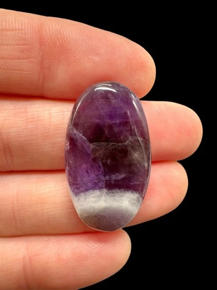 Zonaler Amethyst Cabochon – Namibia