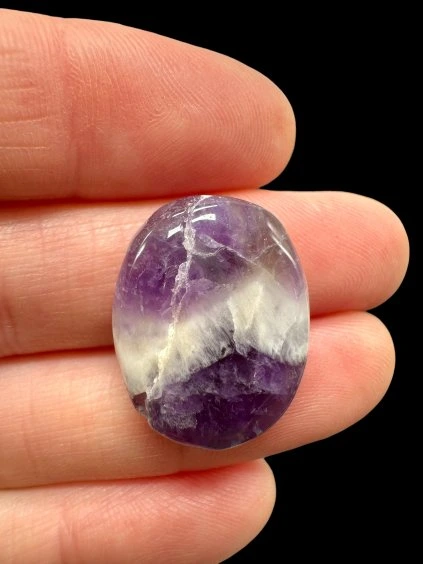 Zonaler Amethyst Cabochon – Namibia