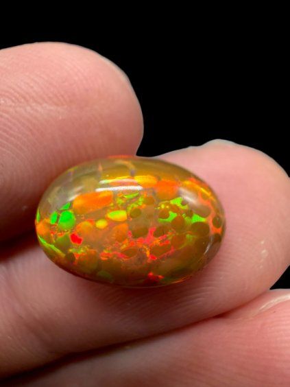 Drahý opál 4,35ct – Kabošon – Welo, Etiopie