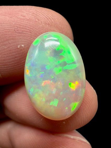 Drahý opál 4,6ct – Kabošon – Welo, Etiopie