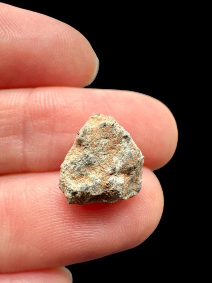 Lunární meteorit Bechar 007 – 0,7g – Alžírsko