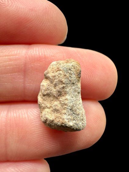 Lunární meteorit Bechar 007 – 0,9g – Alžírsko