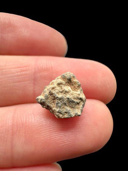 Lunar meteorite Bechar 007 – 0,8g – Algeria